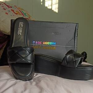 Cape Robbin Quilted Black Platform Slides